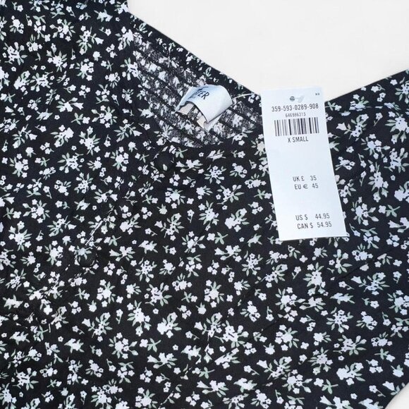 NWT 🏷️ XS Hollister Mini Dress with Ruffle Sleeves and Micro Floral Print - Picture 4 of 4